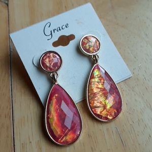 $5 or free w/ purchase golden and pink earrings